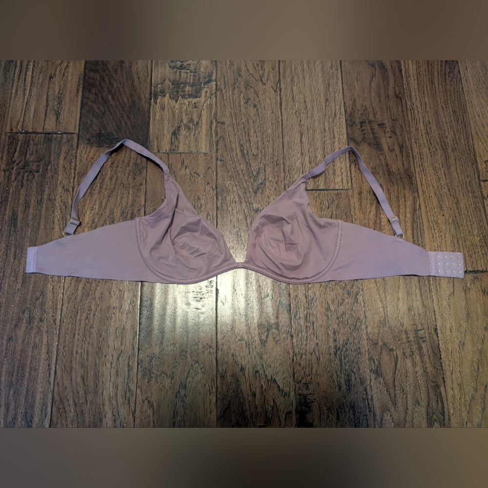 Victoria's Secret Incredible Unlined Plunge Underwire Bra